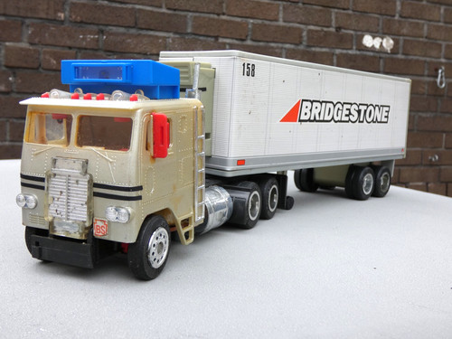 Freightliner semi truck - semi, 18