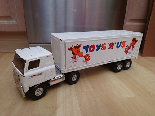 Toys us metal - “r”, semi
